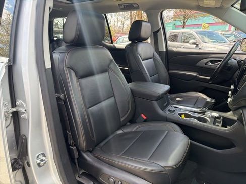 Used 2018 Chevrolet Traverse LT AWD/4WD image 9