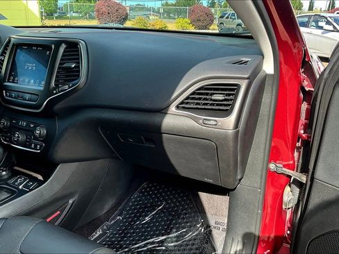 Used 2019 Jeep Cherokee Trailhawk AWD/4WD image 20