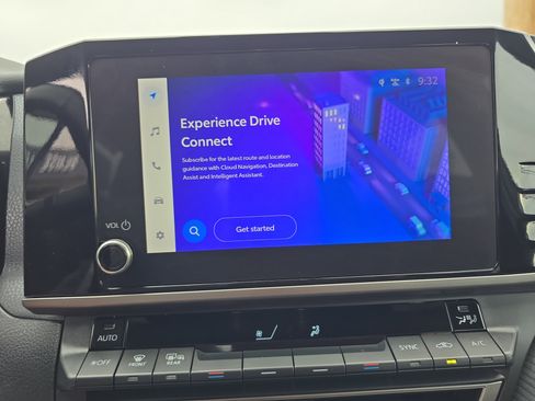 Used 2025 Toyota Camry SE image 27