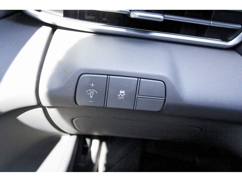 Certified 2025 Hyundai Elantra SEL image 23