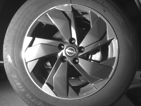 Used 2025 Nissan Rogue SV AWD/4WD image 13