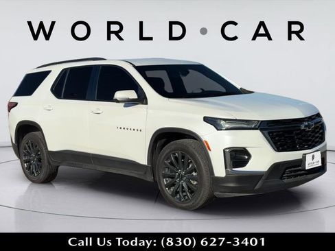 Used 2023 Chevrolet Traverse RS FWD image 1