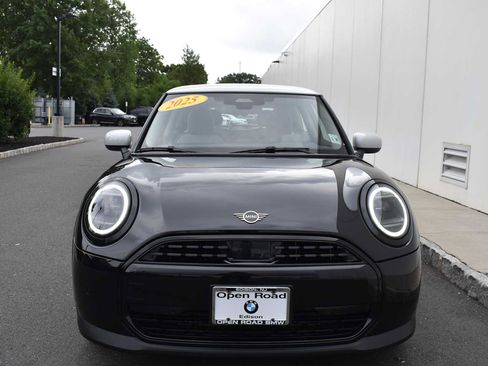 Used 2025 MINI Cooper 2-Door Hardtop FWD image 2