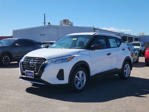 New 2025 Nissan Kicks Play S image 6