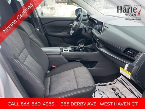 Certified 2025 Nissan Rogue SV image 43