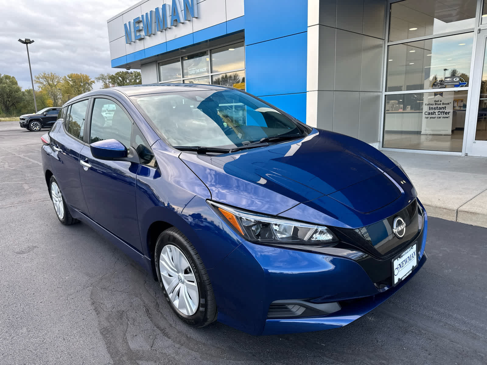 Used 2025 Nissan Leaf S FWD image 1