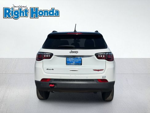 Used 2024 Jeep Compass Trailhawk AWD/4WD image 7