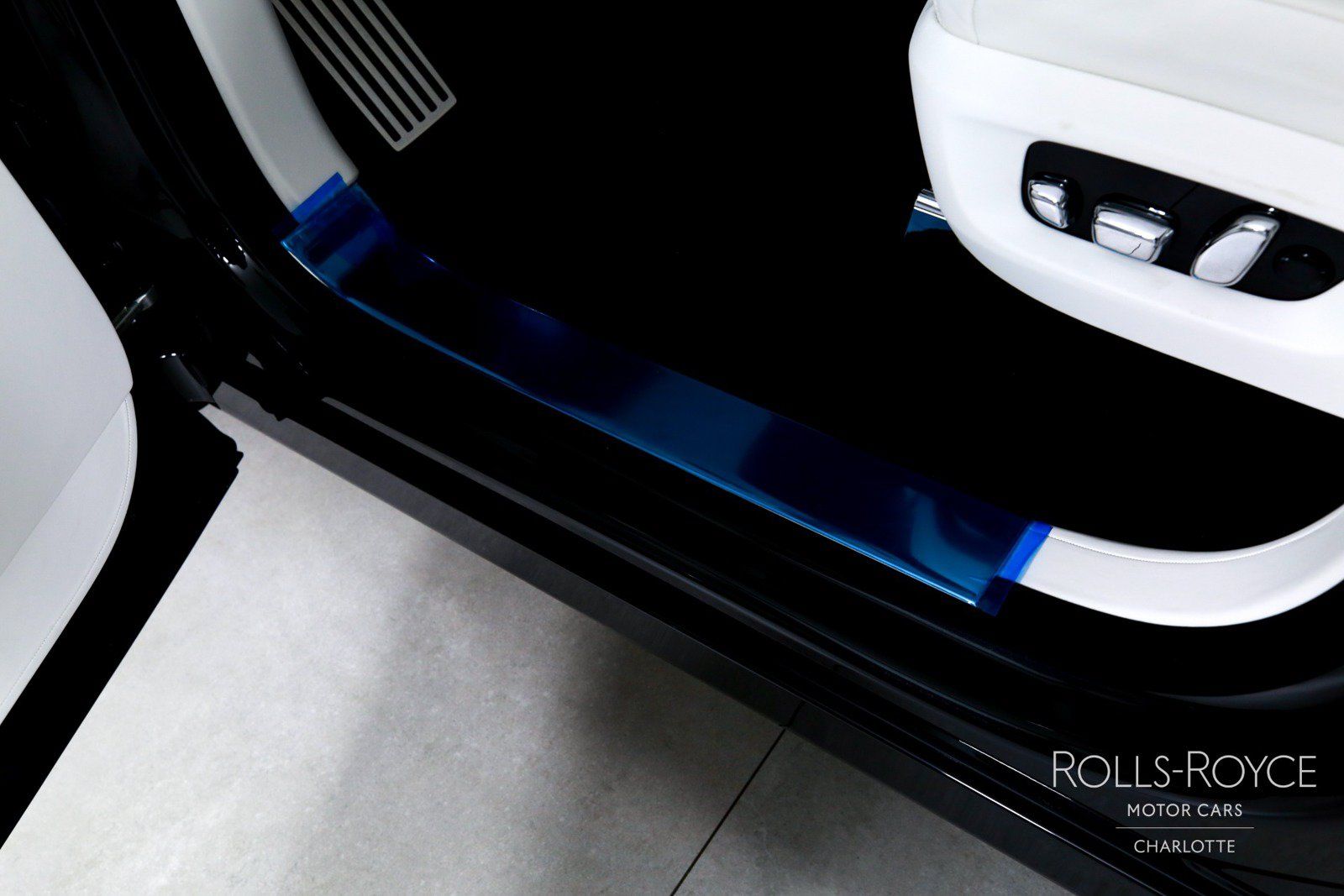 New 2026 Rolls-Royce Cullinan AWD/4WD image 17