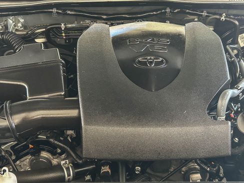 Used 2022 Toyota Tacoma TRD Off-Road RWD image 27