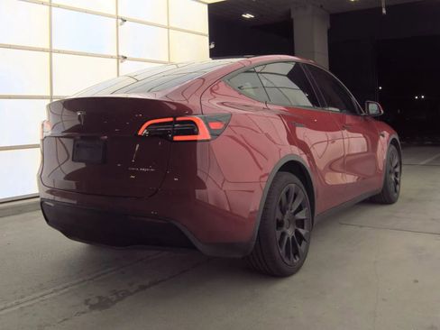 Used 2020 Tesla Model Y Long Range image 5
