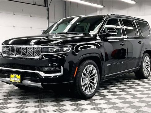 Used 2023 Jeep Grand Wagoneer Series II w/ Flexible Seating Group AWD/4WD image 11