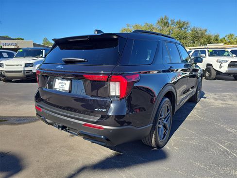 Certified 2025 Ford Explorer ST-Line w/ ST-Line Street Pack image 4