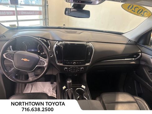 Used 2020 Chevrolet Traverse LT w/ LT Premium Package AWD/4WD image 19