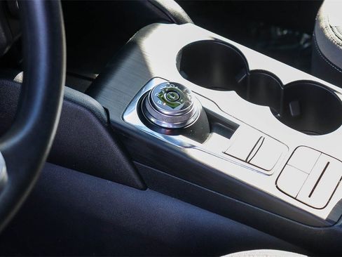 Used 2020 Ford Escape SE image 23