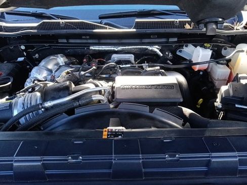 Used 2024 Chevrolet Silverado 2500 LT image 32