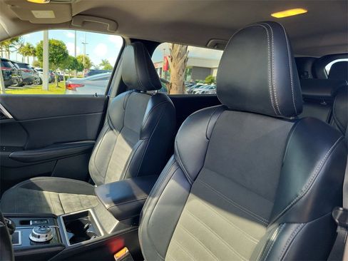 Used 2024 Mitsubishi Outlander SE Black Edition image 23