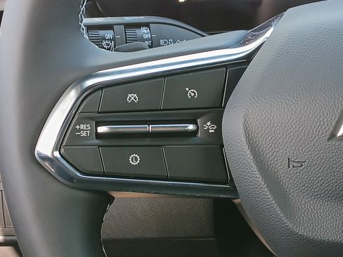 New 2026 Chevrolet Traverse LT w/ Driver Confidence Package image 9