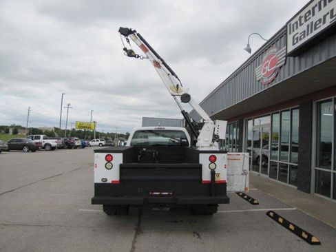 Used 2013 Ford F550 4x4 SuperCab Super Duty w/ Payload Upgrade Pkg image 24