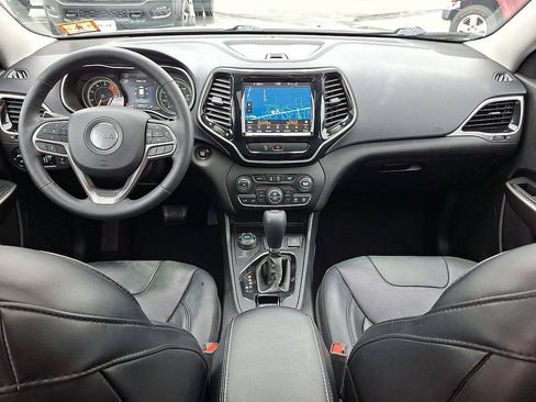 Used 2019 Jeep Cherokee Limited w/ Luxury Group AWD/4WD image 10