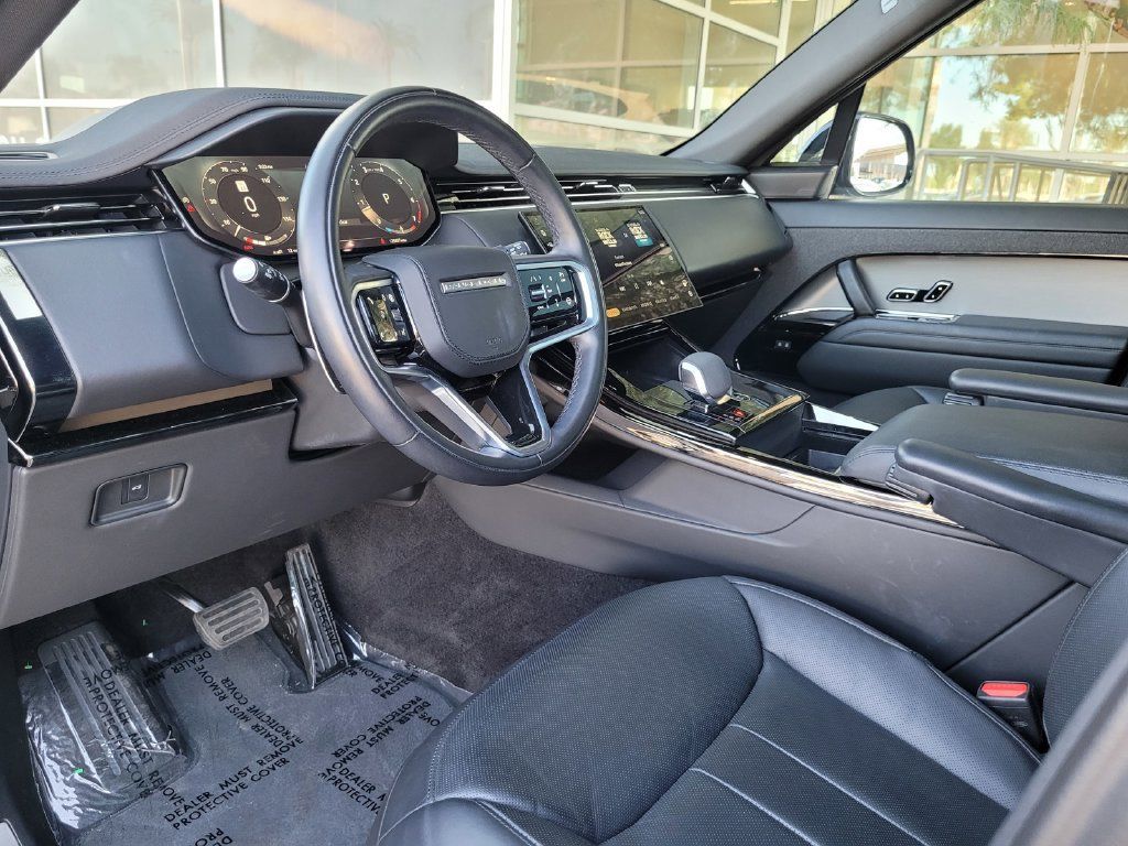 Used 2024 Land Rover Range Rover Sport SE AWD/4WD image 11