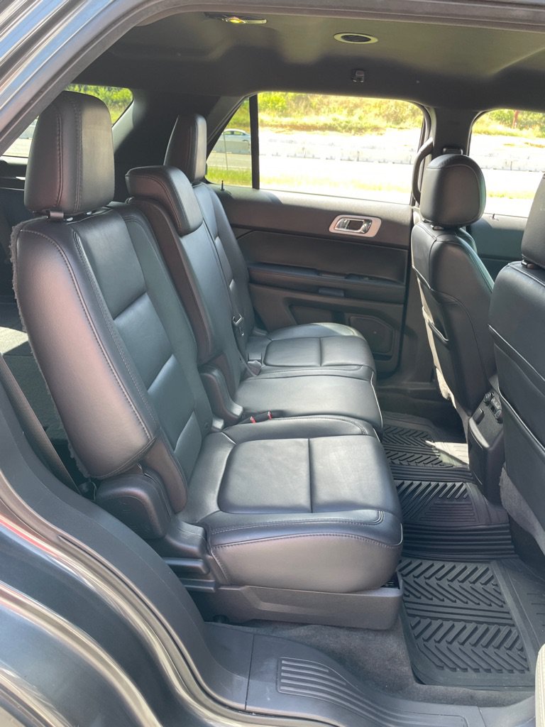 Used 2015 Ford Explorer XLT w/ Equipment Group 202B FWD image 22