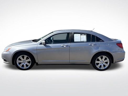 Used 2013 Chrysler 200 LX image 3