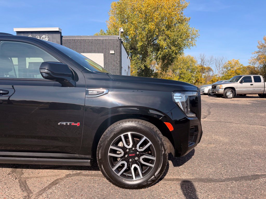 Used 2023 GMC Yukon XL AT4 w/ AT4 Premium Plus Package AWD/4WD image 2