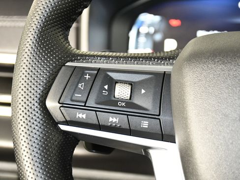 Used 2025 Mitsubishi Outlander SE image 19