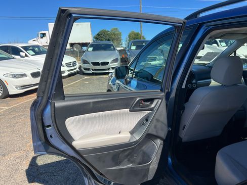 Used 2017 Subaru Forester 2.5i w/ Alloy Wheel Package image 25
