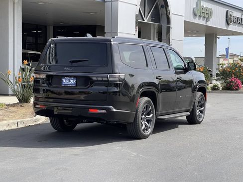 New 2026 Jeep Grand Wagoneer Limited w/ 8-Passenger Seating Package AWD/4WD image 5