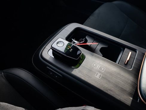 Used 2024 Nissan Ariya AWD image 16