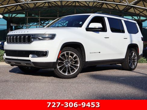 Used 2022 Jeep Wagoneer Series III w/ Premium Group I AWD/4WD image 1