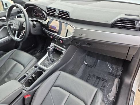 Certified 2024 Audi Q3 2.0T Premium w/ Convenience Package AWD/4WD image 19