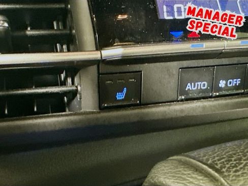 Used 2023 Toyota Sienna XLE Woodland Edition AWD/4WD image 24