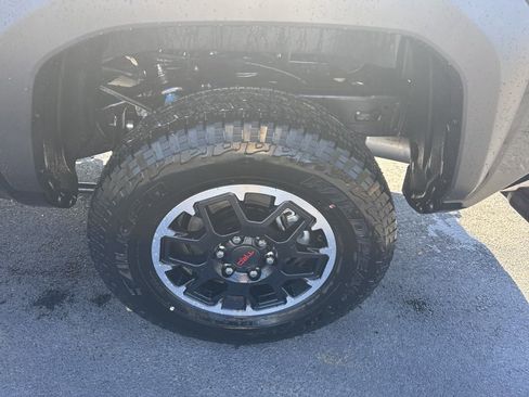 Used 2024 Toyota Tacoma image 12