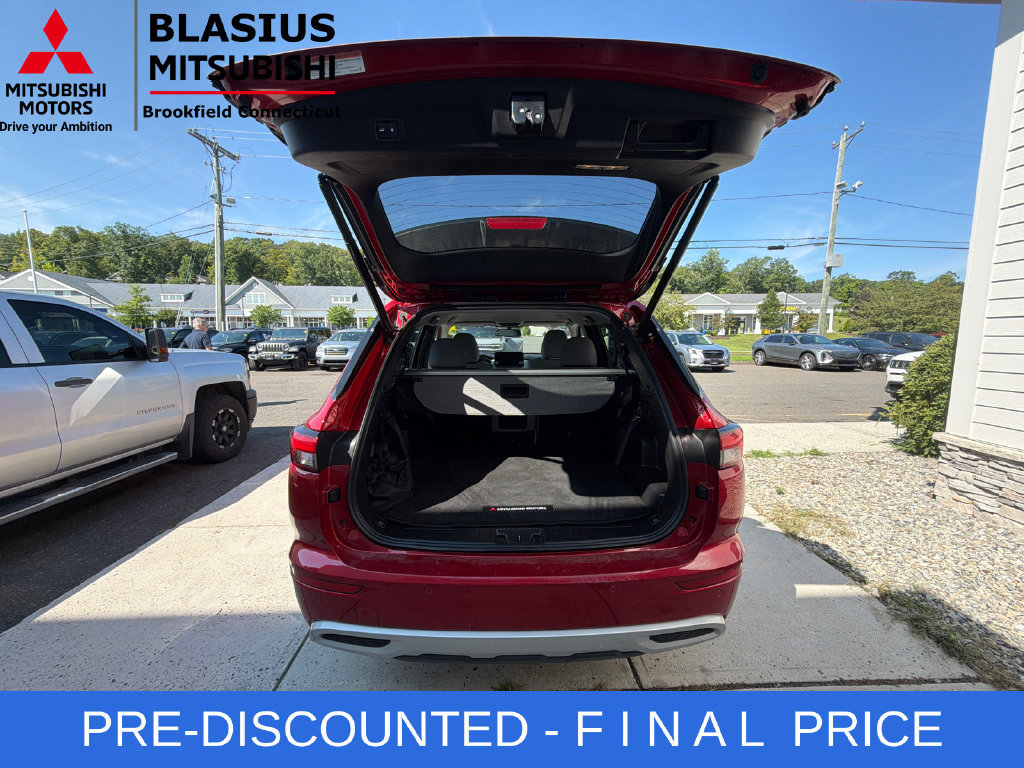 Used 2023 Mitsubishi Outlander SEL AWD/4WD image 44