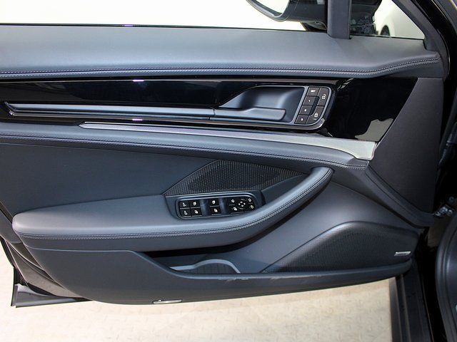 New 2026 Porsche Panamera 4 AWD/4WD image 18