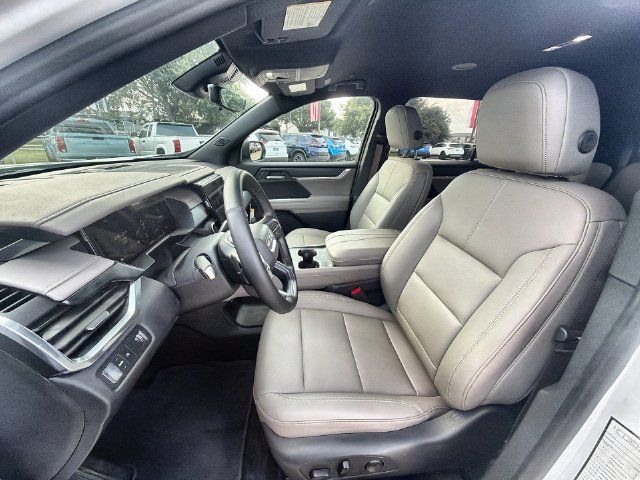 Certified 2026 GMC Acadia Elevation w/ Elevation Premium Package FWD image 18