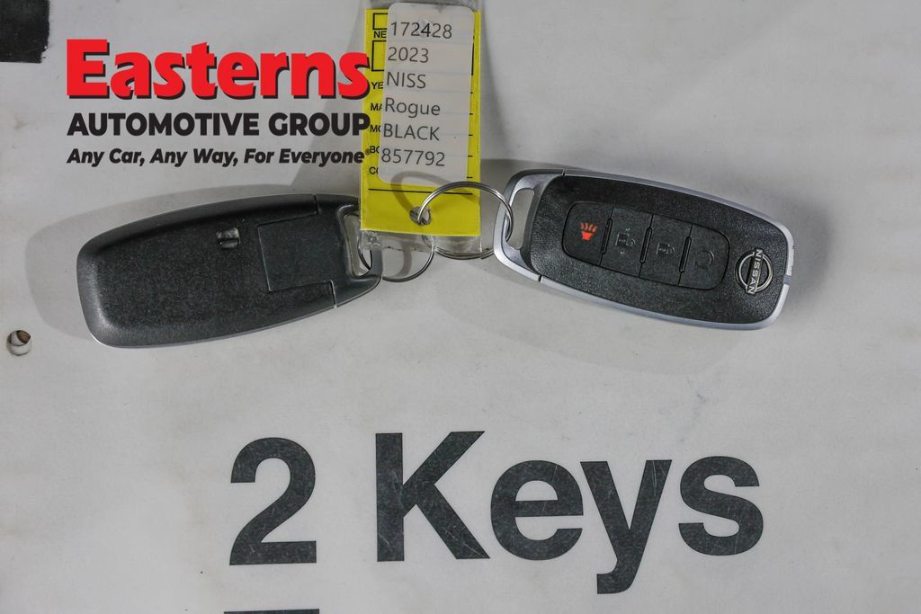 Used 2023 Nissan Rogue SV AWD/4WD image 26