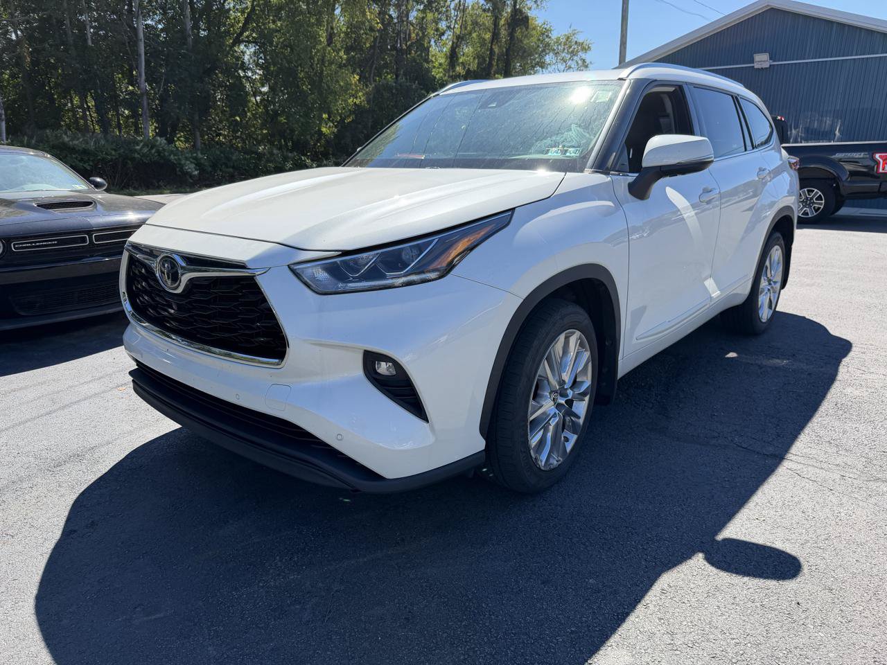 Used 2021 Toyota Highlander Limited AWD/4WD image 1