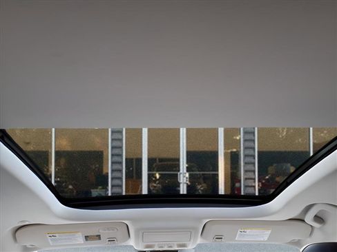 Used 2022 Ford Escape Titanium image 23