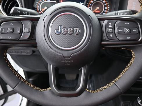 Used 2024 Jeep Gladiator Sport w/ Premium Package image 32