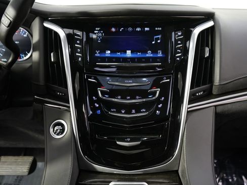 Used 2020 Cadillac Escalade Platinum AWD/4WD image 27