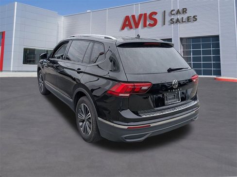 Used 2024 Volkswagen Tiguan SE image 9