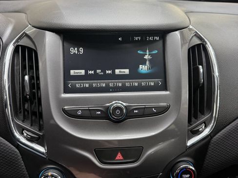 Used 2017 Chevrolet Cruze LT w/ Convenience Package FWD image 27