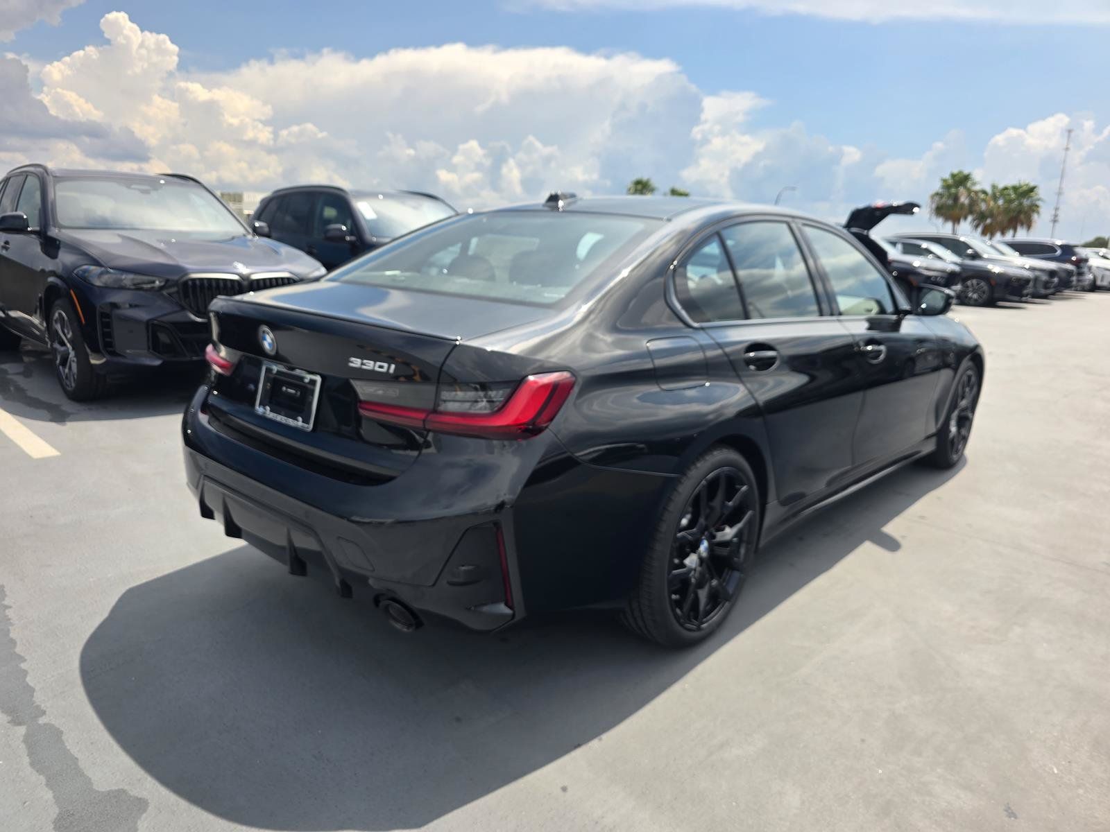 New 2026 BMW 330i Sedan w/ M Sport Package RWD image 4