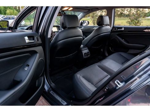 Used 2015 Kia Cadenza Premium image 14