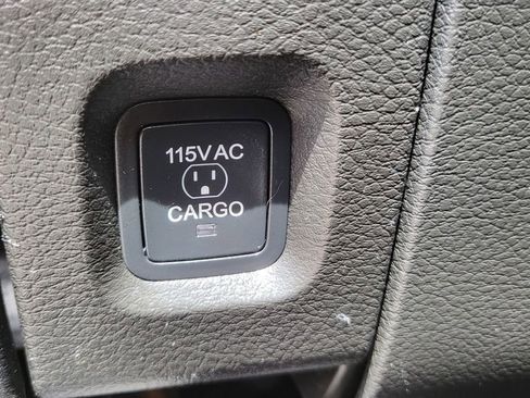 Used 2024 RAM 2500 Tradesman w/ Chrome Appearance Group image 33