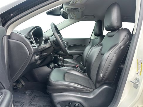 Used 2018 Jeep Compass Altitude w/ Popular Equipment Group image 10