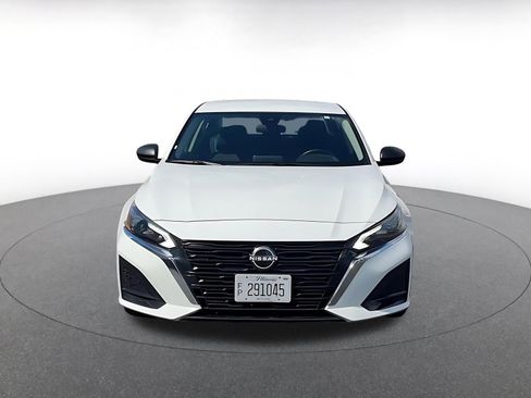 Used 2025 Nissan Altima 2.5 SV image 4